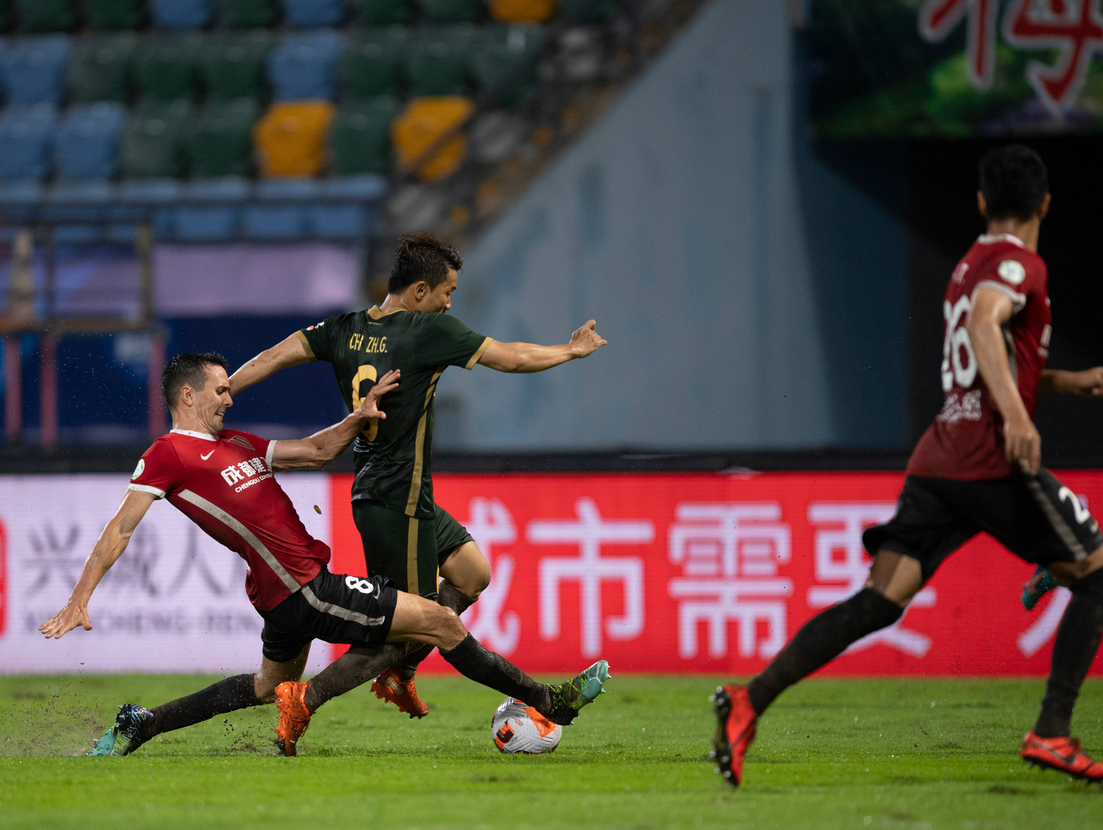 关于清晨北京国安调整名单以备足总杯，完成体检环节打磨，话题不断，赛季目标并未改变的信息