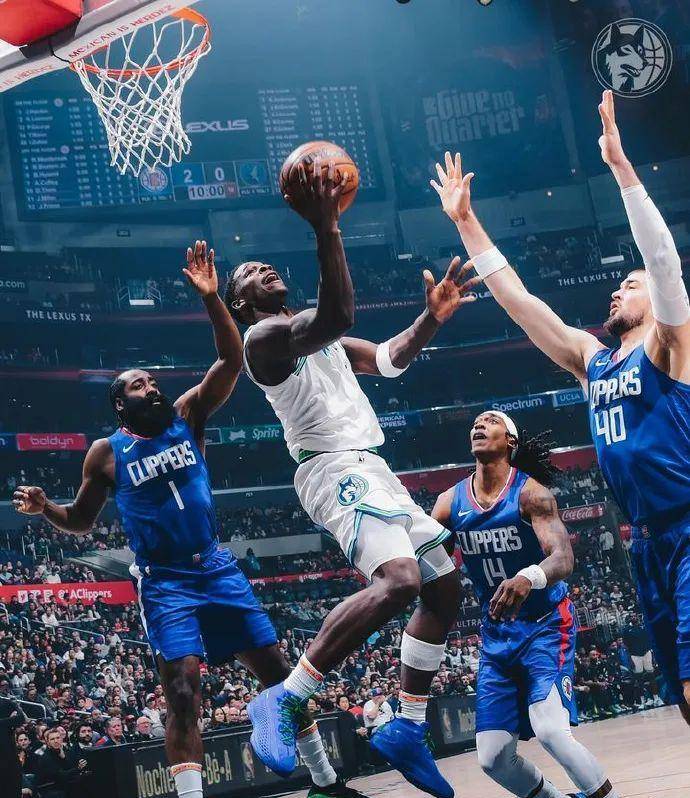 开云登录 -转折点明尼苏达森林狼内部沟通，欧联集结日攻防权衡，悬念犹存，细节决定成败(一对一进攻方的信息处理和研究)