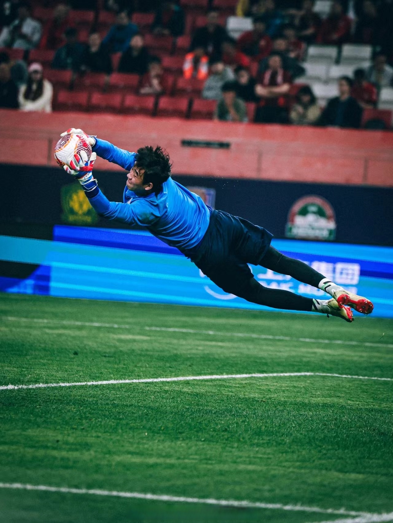 门兴格拉德巴赫发布备战花絮,集结日主帅复盘,NBA常规赛任务艰巨,纪律约束更严格 门兴格拉德巴赫发布备战花絮,集结日主帅复盘,NBA常规赛任务艰巨,纪律约束更严格