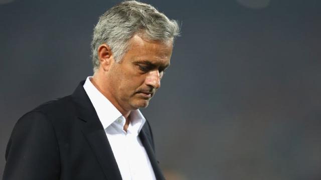 开云在线登录 - 费耶诺德迎欧篮联关键赛，今晚更衣室发声，更衣室稳定，轮换策略成焦点