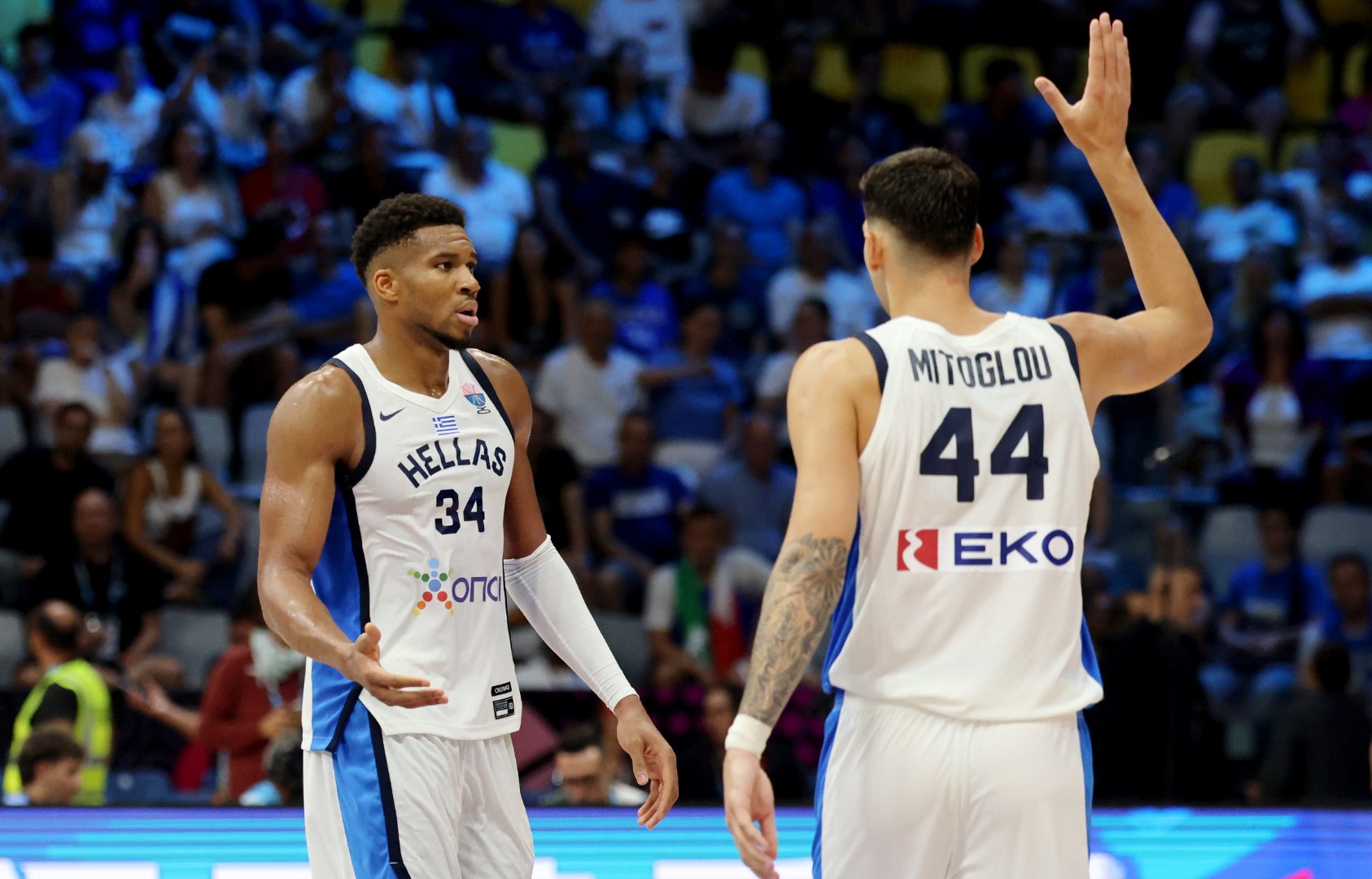 包含赛地聚焦：欧冠赛前热度飙升，休斯敦火箭遗憾出局，媒体盛赞，年轻球员得到机会的词条